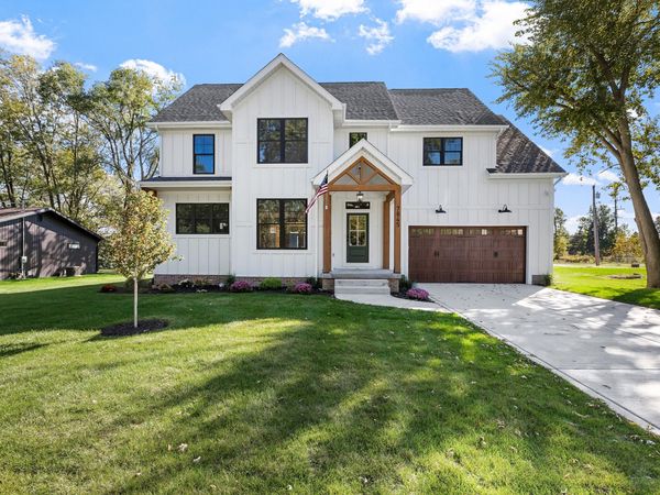7845 W 77th Avenue, Schererville, IN 46375