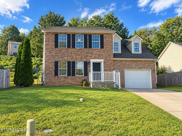8917 Natures Pond Way, Knoxville, TN 37923