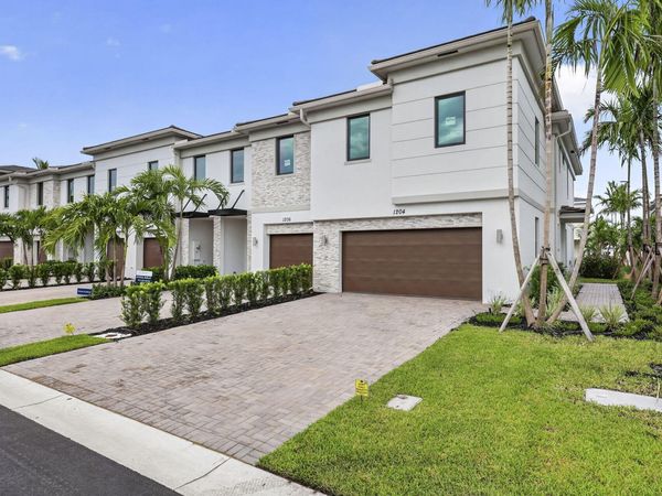 1204 National Street, Wellington, FL 33414