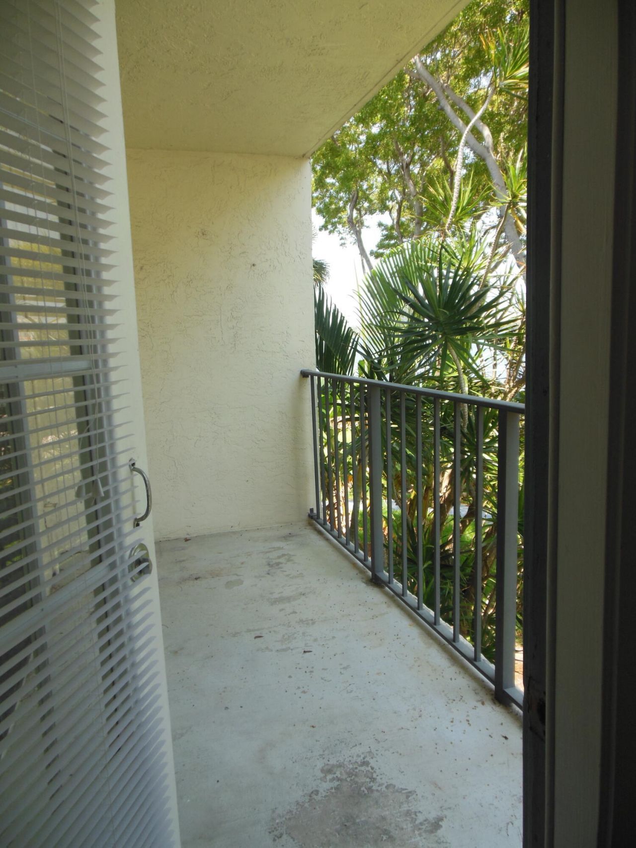 728 Executive Center Drive, Unit 27, West Palm Beach, FL 33401 Photo