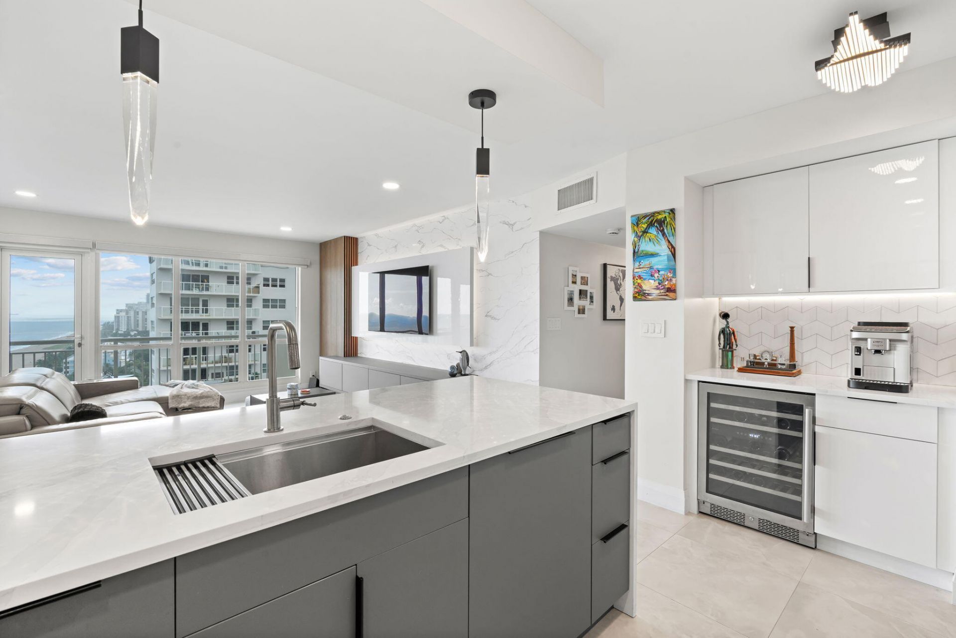 133 N Pompano Beach Boulevard, Unit PH-11, Pompano Beach, FL 33062 Photo