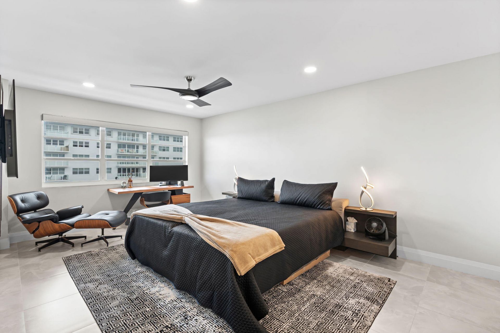 133 N Pompano Beach Boulevard, Unit PH-11, Pompano Beach, FL 33062 Photo