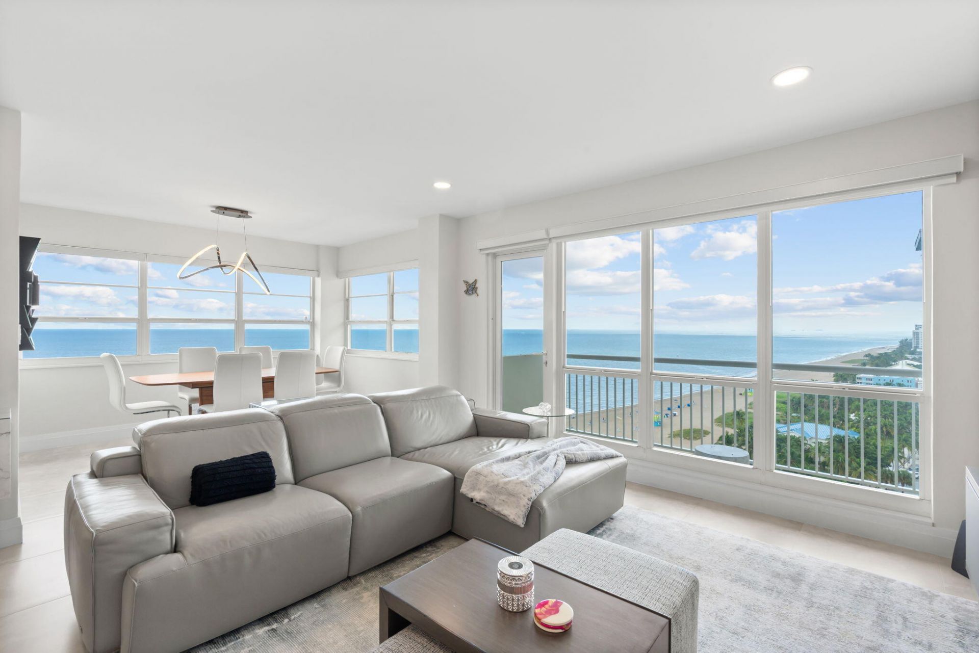 133 N Pompano Beach Boulevard, Unit PH-11, Pompano Beach, FL 33062 Photo