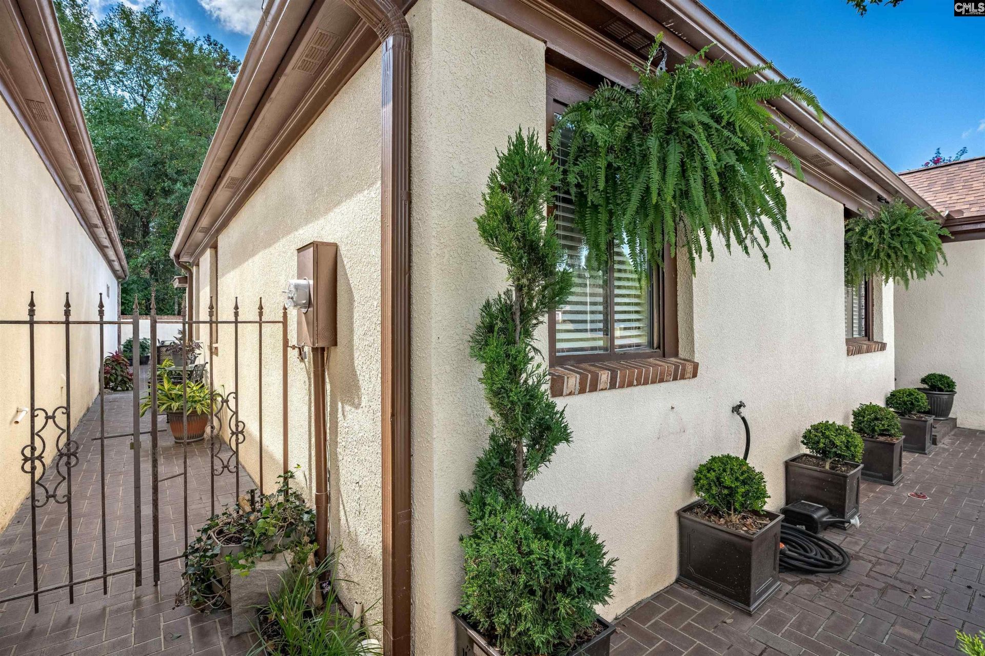 414 Willow Winds Drive  Photo 9