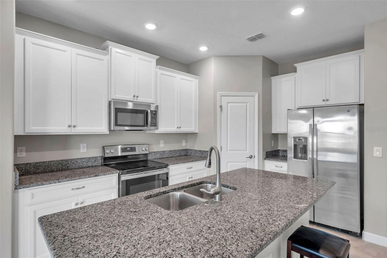 11412 Freshwater Ridge Drive , Riverview, FL 33569 Photo
