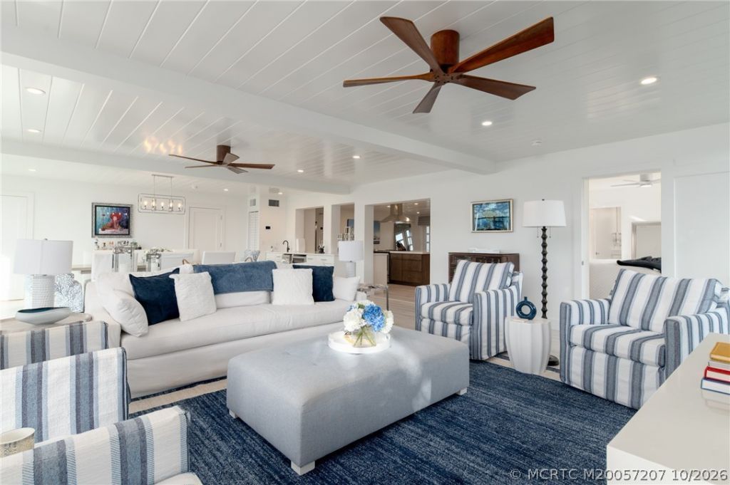 8418 SE Coconut Street , Hobe Sound, FL 33455 Photo