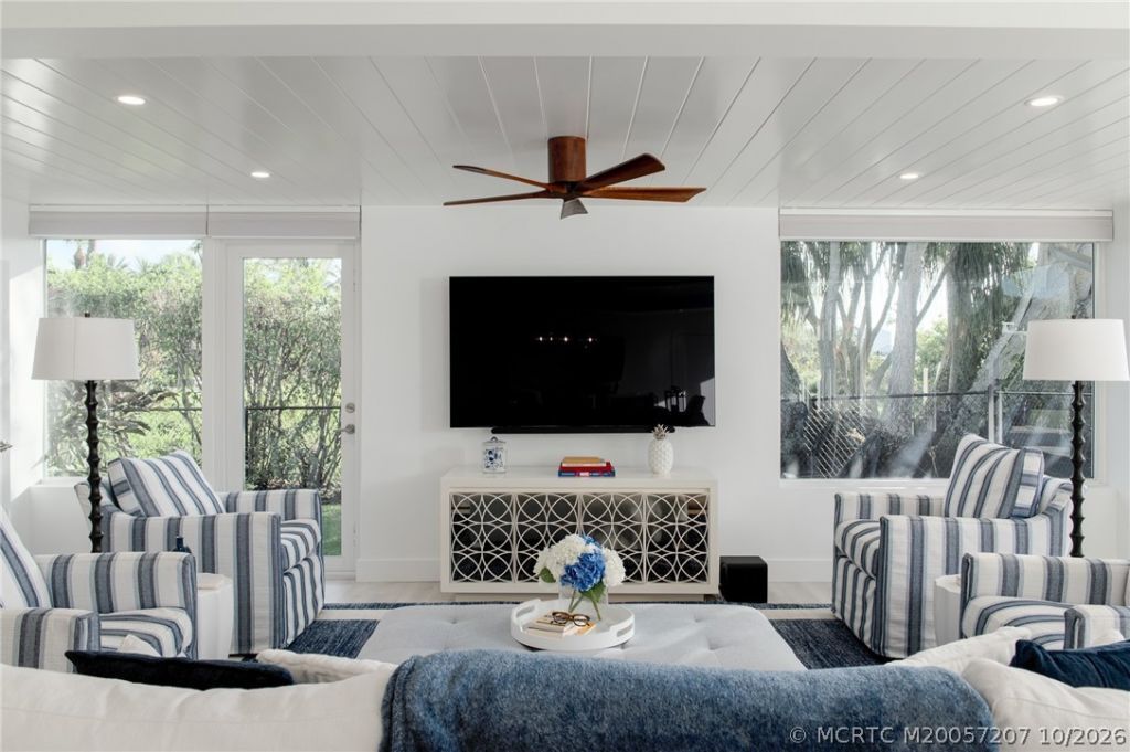 8418 SE Coconut Street , Hobe Sound, FL 33455 Photo