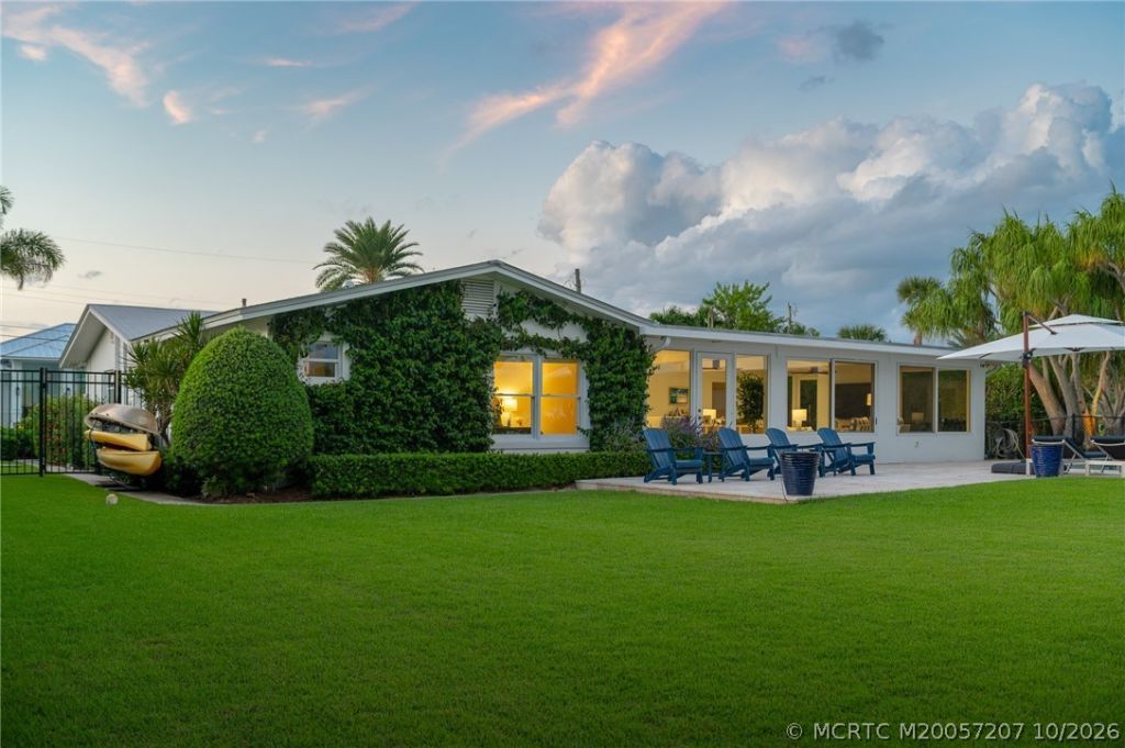 8418 SE Coconut Street , Hobe Sound, FL 33455 Photo