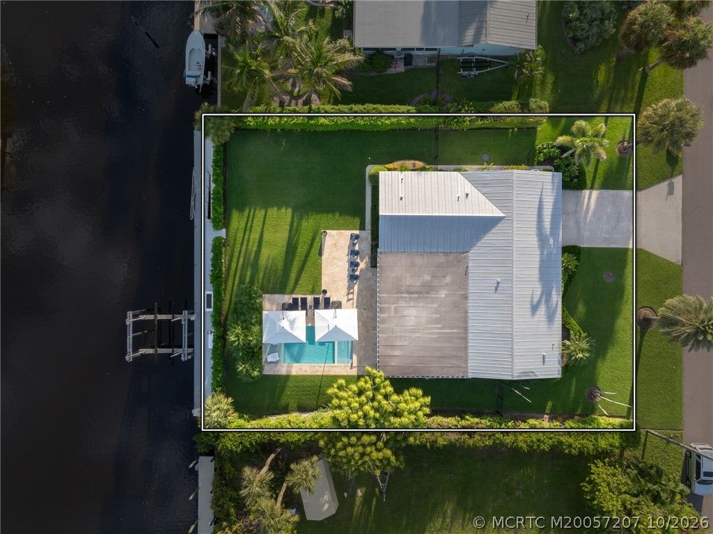 8418 SE Coconut Street , Hobe Sound, FL 33455 Photo