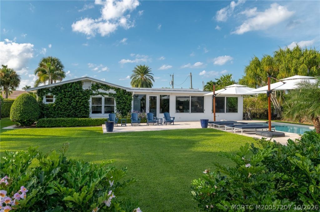 8418 SE Coconut Street , Hobe Sound, FL 33455 Photo