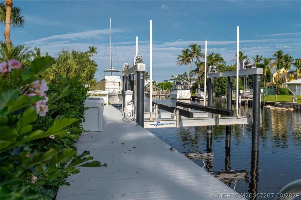 8418 SE Coconut Street , Hobe Sound, FL 33455 Photo