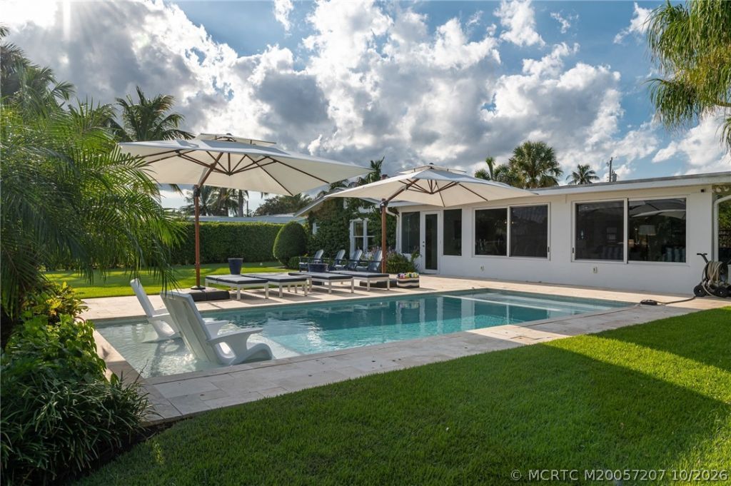 8418 SE Coconut Street , Hobe Sound, FL 33455 Photo