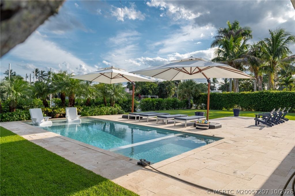 8418 SE Coconut Street , Hobe Sound, FL 33455 Photo