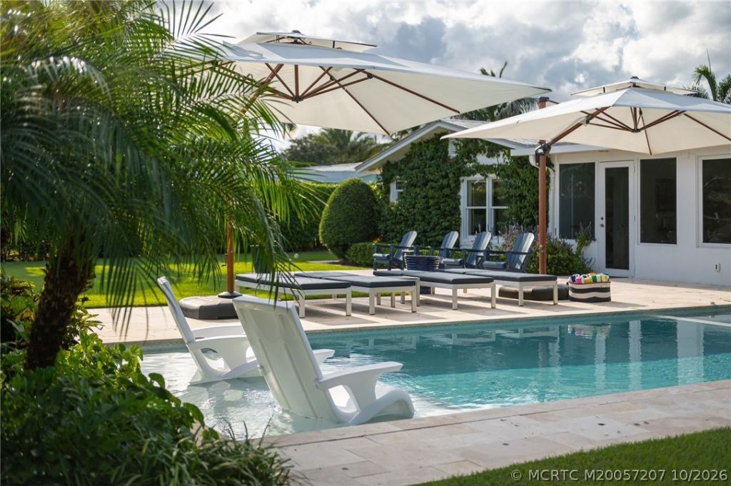 8418 SE Coconut Street , Hobe Sound, FL 33455 Photo