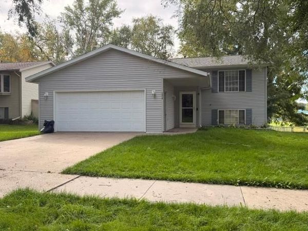 3838 Strathmore Lane SE, Rochester, MN 55904
