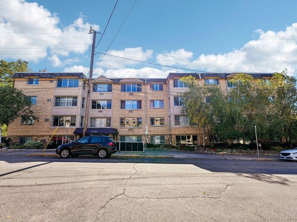 2727 W 43rd Street, Unit 103, Minneapolis, MN 55410