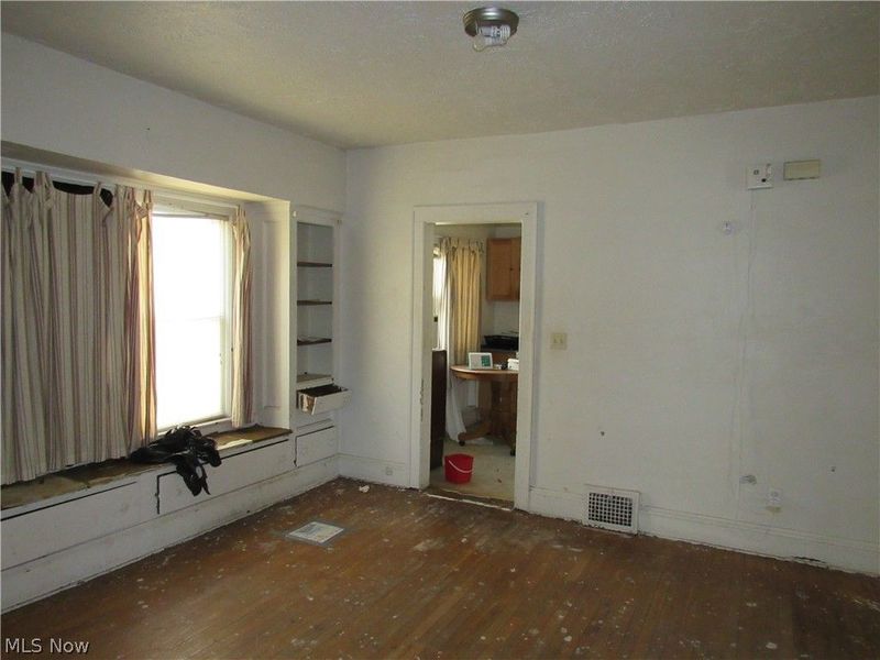 863 Eddy Road, Cleveland, OH 44108 Photo 15