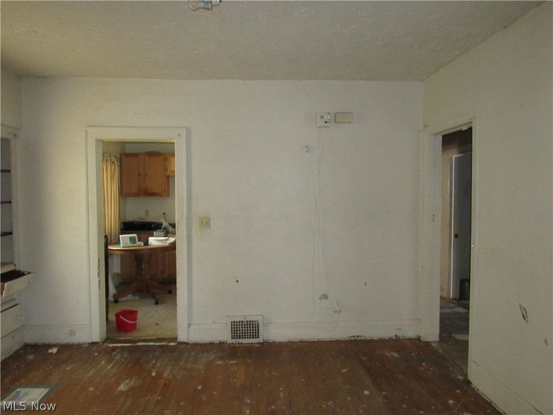 863 Eddy Road, Cleveland, OH 44108 Photo 16