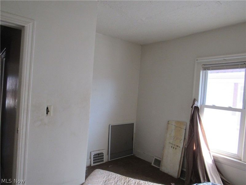 863 Eddy Road, Cleveland, OH 44108 Photo 18