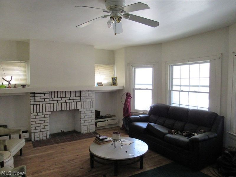 863 Eddy Road, Cleveland, OH 44108 Photo 9