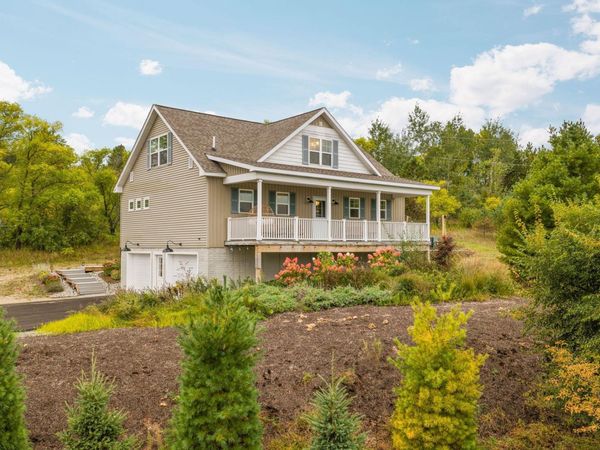 6460 Duck Lake Road E, Lake Leelanau, MI 49653