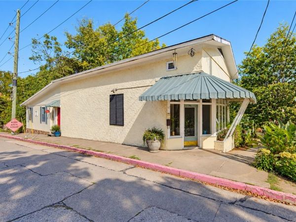 75 Mountain Street, Eureka Springs, AR 72632