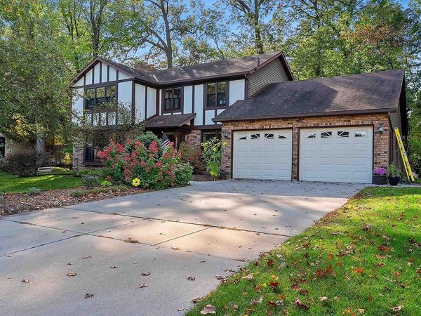 2032 CANDLE WAY, Green Bay, WI 54304