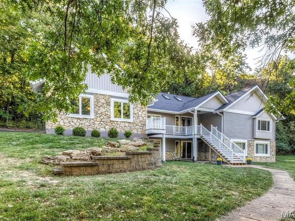 1723 Millstream Drive, Chesterfield, MO 63017