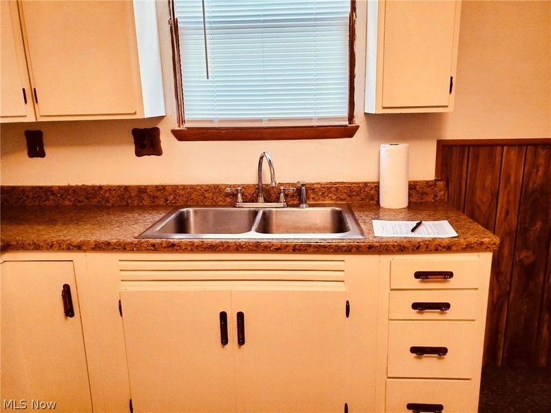 322 10th St, Wellsville, OH 43968 Photo 6