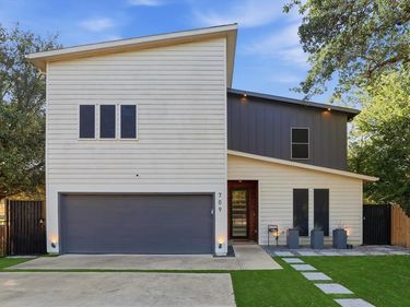 709 Woodbine Avenue, Dallas, TX 75203