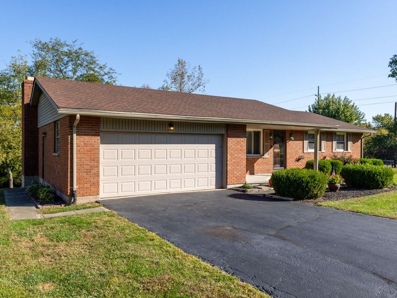 15 Windmere Drive, Troy, OH 45373 Photo 2