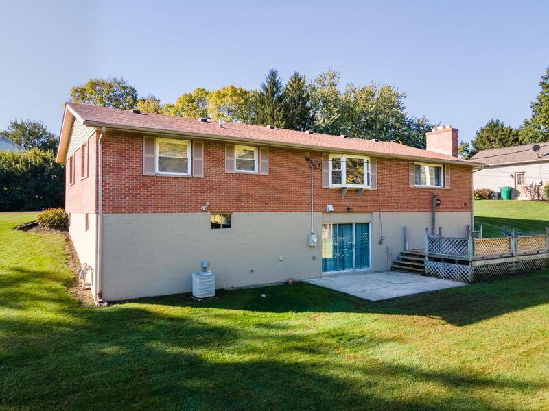 15 Windmere Drive, Troy, OH 45373 Photo 9