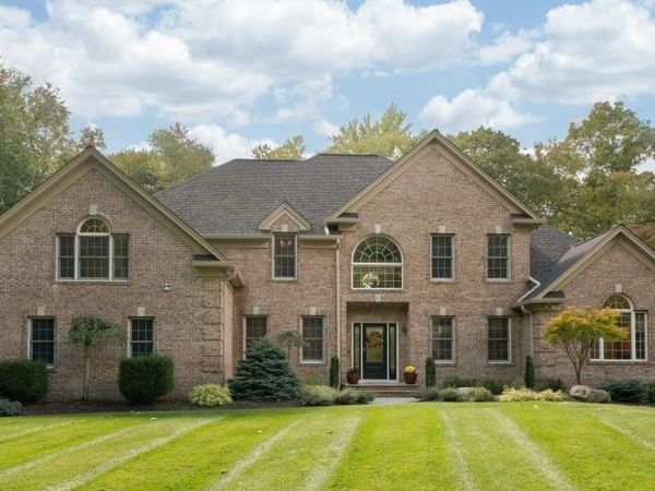 13 E Hidden Valley Ct, Andover, NJ 07821