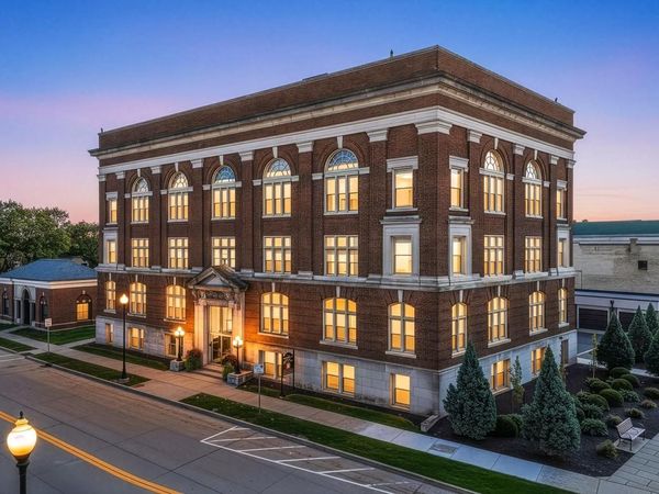105 WASHINGTON AVENUE, Unit 003, Oshkosh, WI 54901