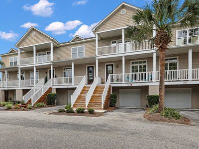202 Garmouth Court, Mount Pleasant, SC 29466
