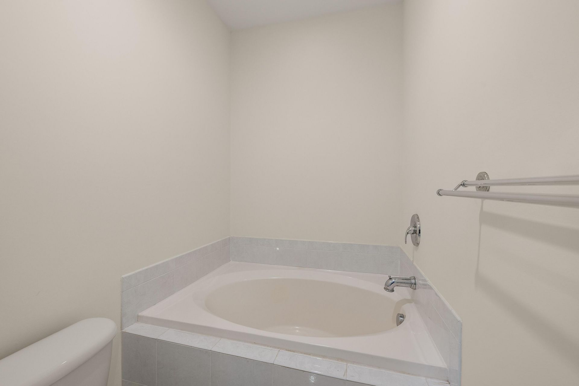 202 Garmouth Court Photo 12