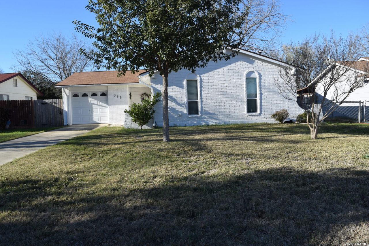 313 Nell Deane Blvd, Schertz, TX 78154 Main Photo