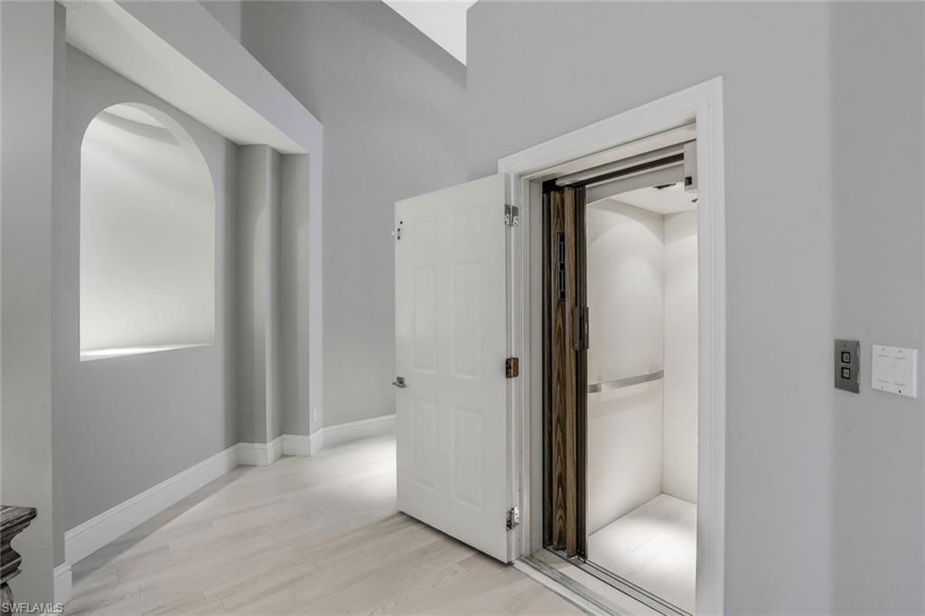 107 Colonade Cir , Unit 103, Naples, FL 34103 Photo