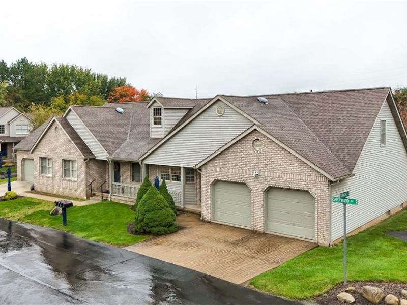 2850 Sherwood Avenue NW, Massillon, OH 44646 Photo 2