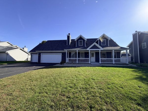 4833 Zenith Parkway , Machesney Park, IL 61115