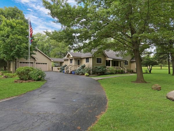 1036 Charles Avenue , Gurnee, IL 60031