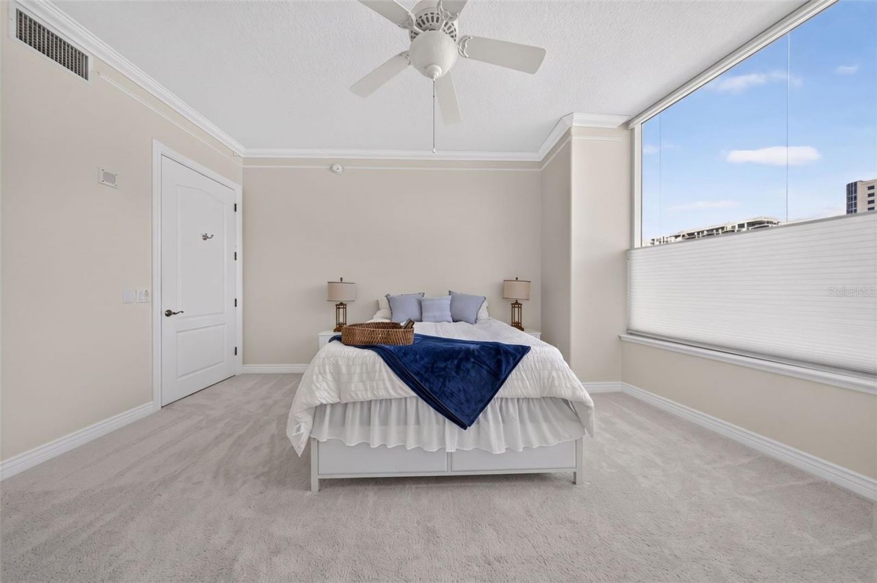 1233 N Gulfstream Avenue, Unit 401, Sarasota, FL 34236 Photo