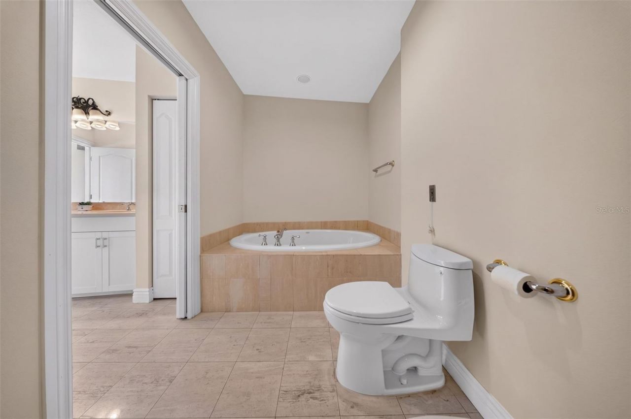 1233 N Gulfstream Avenue, Unit 401, Sarasota, FL 34236 Photo