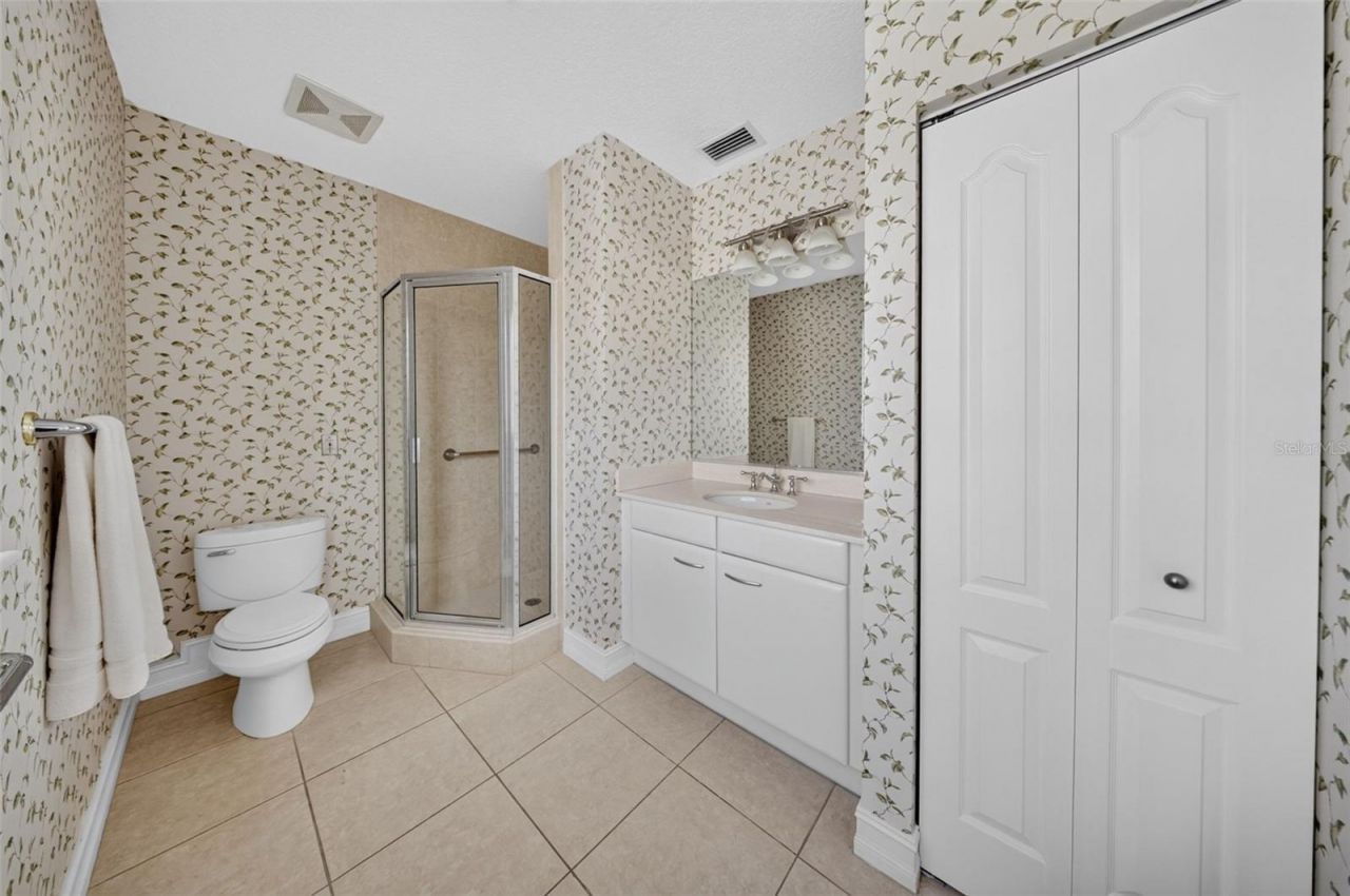 1233 N Gulfstream Avenue, Unit 401, Sarasota, FL 34236 Photo