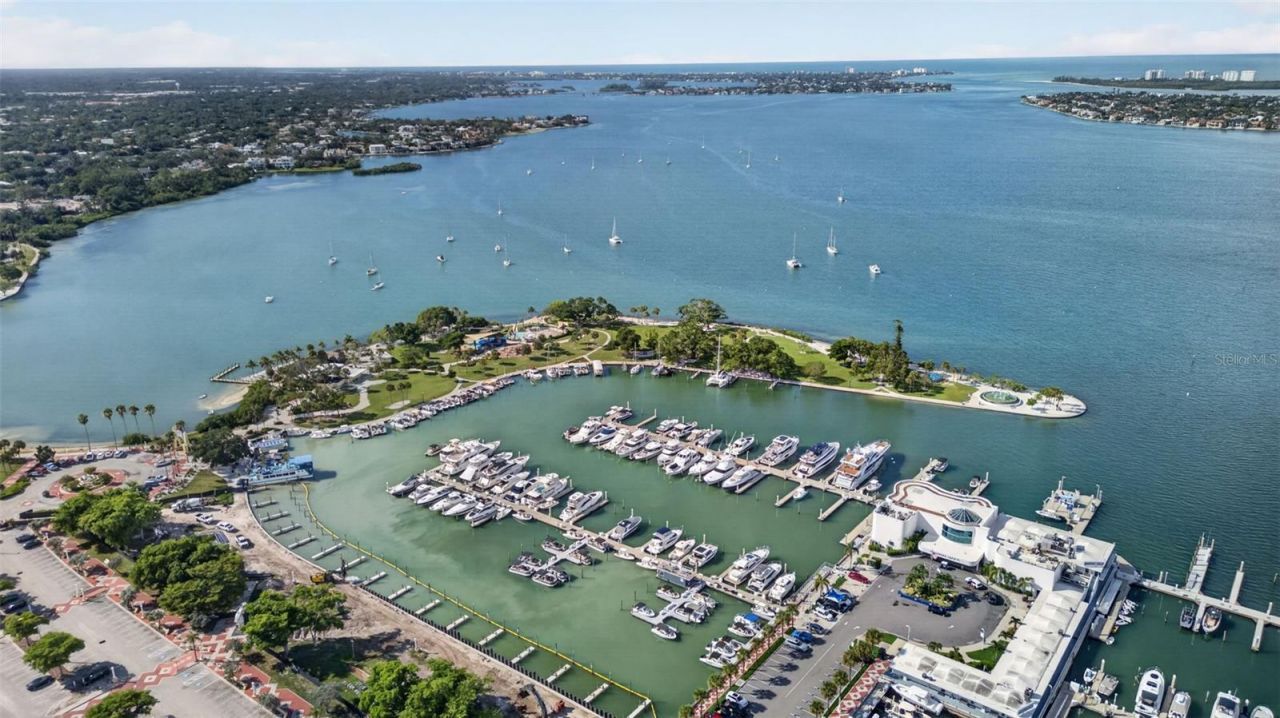 1233 N Gulfstream Avenue, Unit 401, Sarasota, FL 34236 Photo
