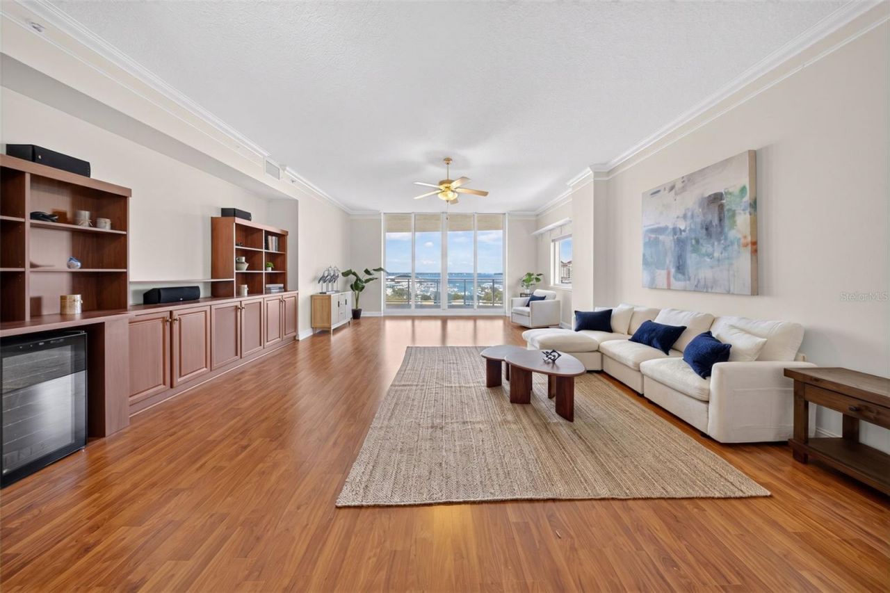 1233 N Gulfstream Avenue, Unit 401, Sarasota, FL 34236 Photo