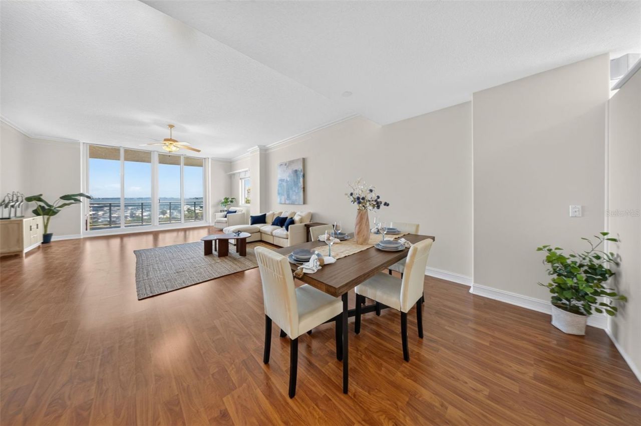 1233 N Gulfstream Avenue, Unit 401, Sarasota, FL 34236 Photo