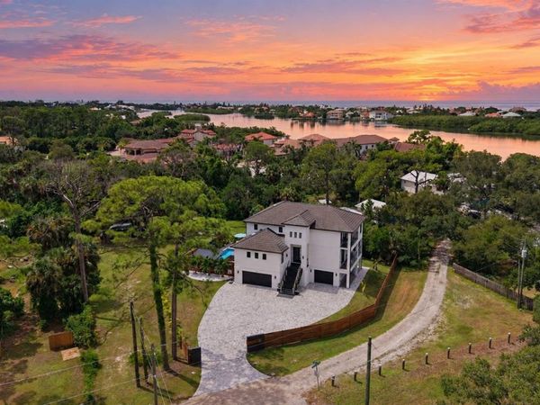 327 ROBERTS ROAD , NOKOMIS, FL 34275