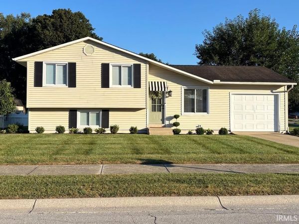 2718 Hampton Road, Mishawaka, IN 46544