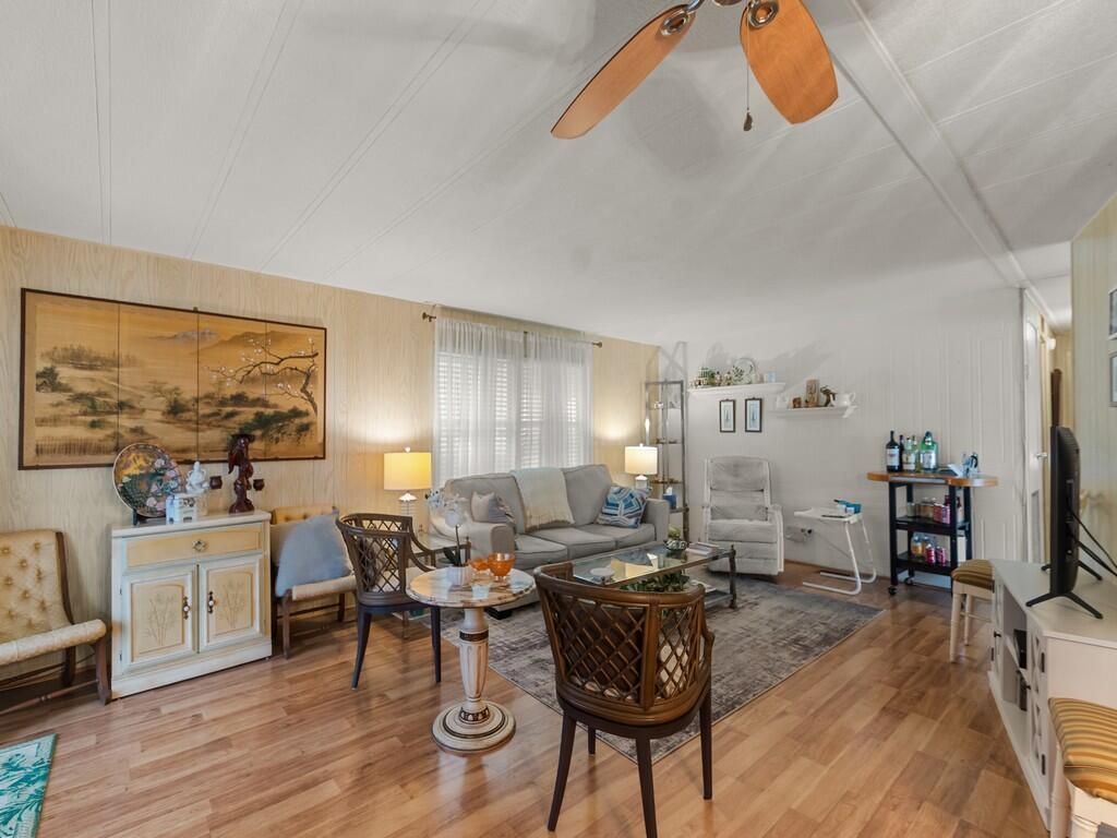 4800 SE Federal Highway, Stuart, FL 34994 Photo